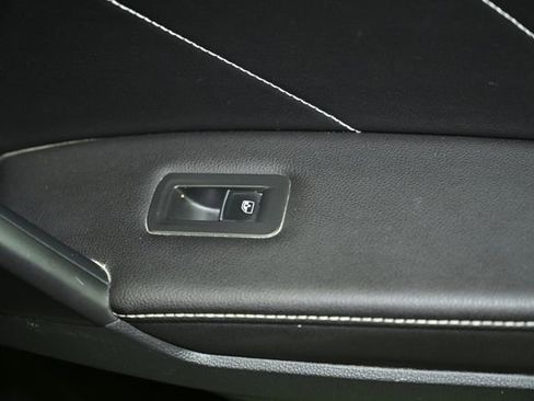 Used 2024 Volkswagen Tiguan SE image 64