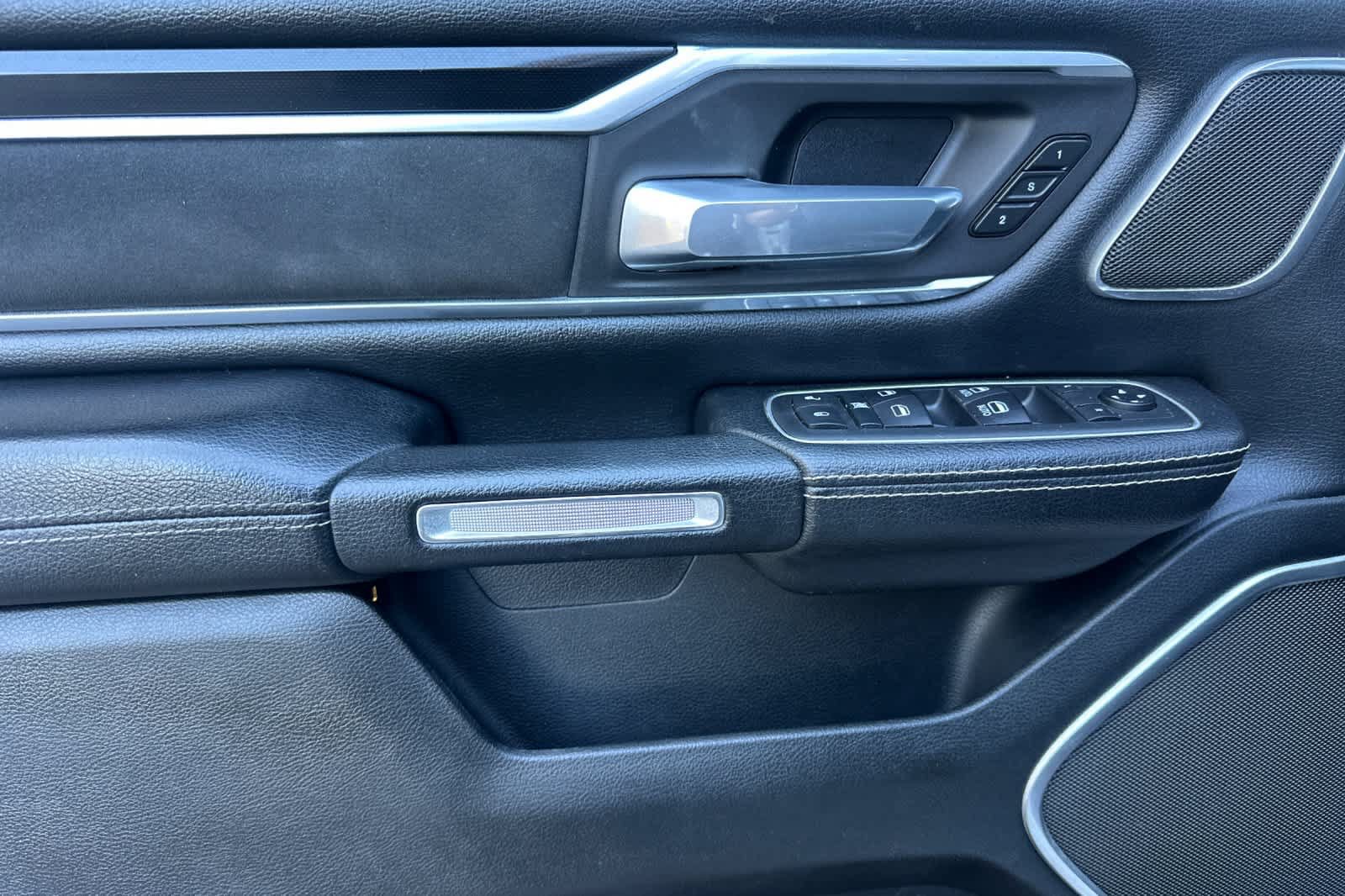 Used 2020 RAM 1500 Laramie AWD/4WD image 12