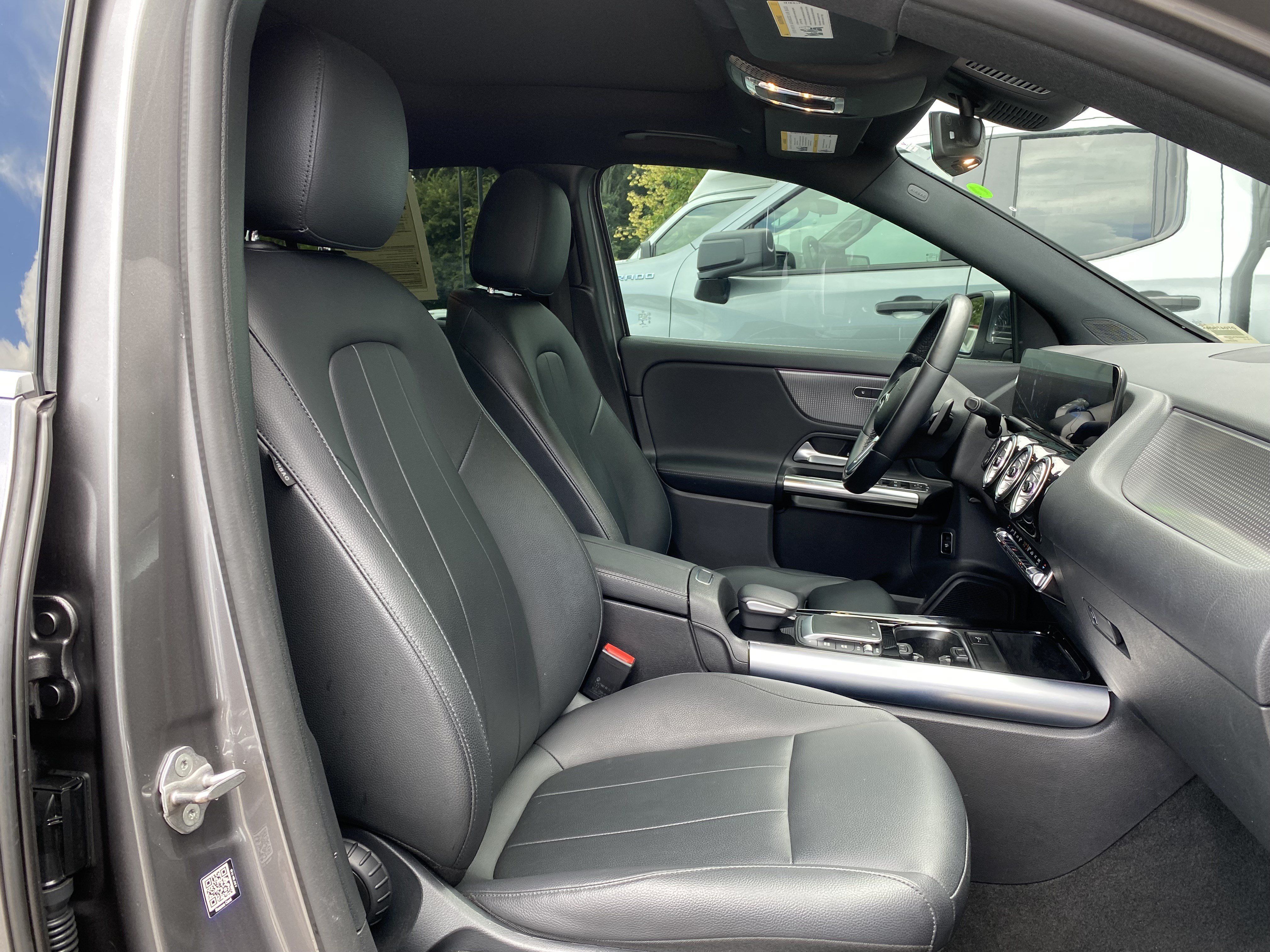 Used 2022 Mercedes-Benz GLA 250 4MATIC image 35