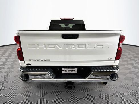 Used 2023 Chevrolet Silverado 2500 LT AWD/4WD image 6