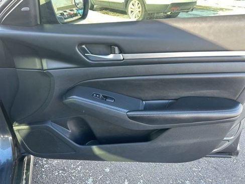 Used 2022 Nissan Altima 2.5 SV image 38