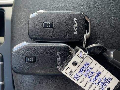 Used 2022 Kia Sorento S AWD/4WD image 29