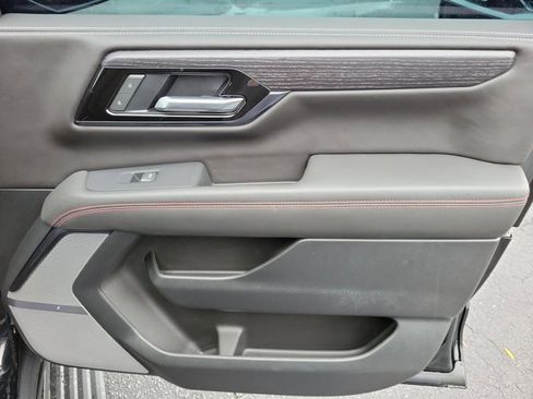 Used 2025 GMC Yukon AT4 Ultimate image 8