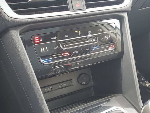 New 2026 Volkswagen Taos SE FWD image 22