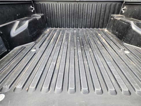 Used 2016 Toyota Tacoma SR image 34