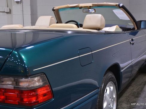 Used 1995 Mercedes-Benz E 320 Convertible image 16