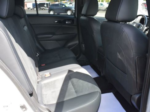 Used 2024 Mitsubishi Eclipse Cross SE image 9