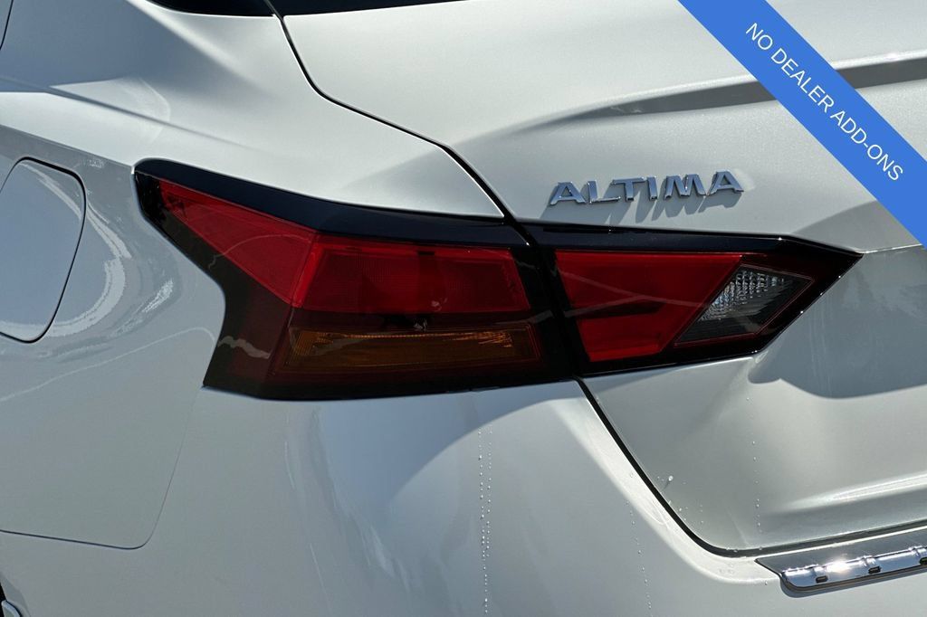 Used 2020 Nissan Altima 2.5 SR w/ Premium Package FWD image 29