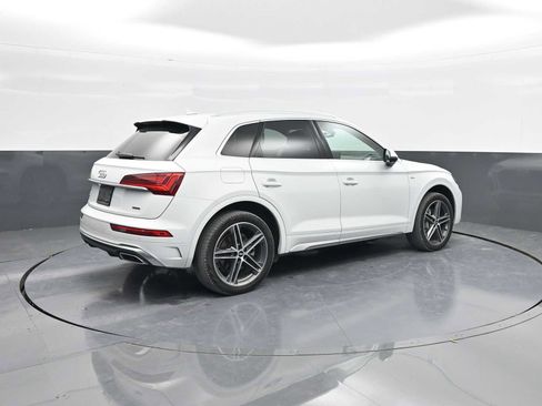 Used 2021 Audi Q5 e Premium Plus image 8