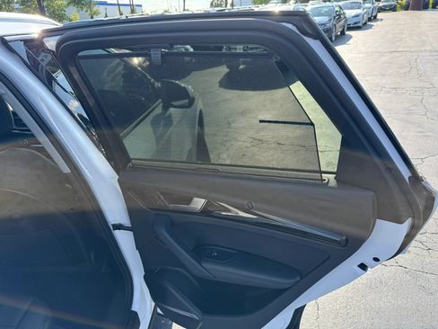 Used 2018 Audi Q5 Prestige w/ Prestige Package AWD/4WD image 19
