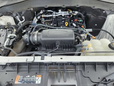 Used 2022 Ford Explorer XLT w/ Equipment Group 202A RWD image 31
