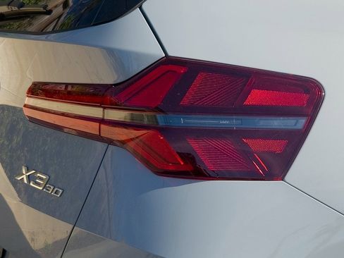 Used 2025 BMW X3 xDrive30i w/ Premium Package image 7