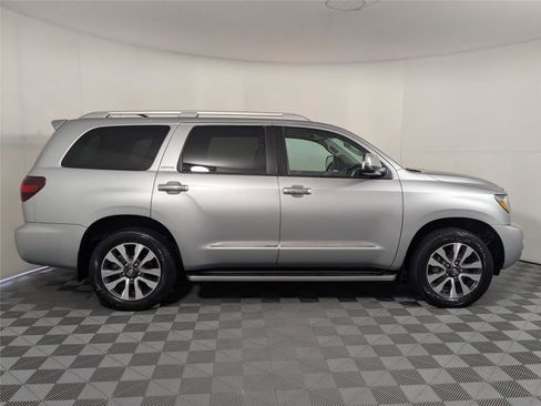 Certified 2020 Toyota Sequoia Limited image 4