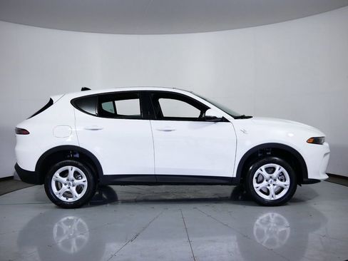 Used 2024 Dodge Hornet GT image 9