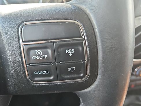 Used 2017 Jeep Wrangler Unlimited Sahara w/ Connectivity Group AWD/4WD image 16