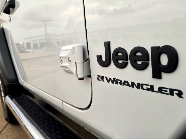 Used 2023 Jeep Wrangler Sport AWD/4WD image 15
