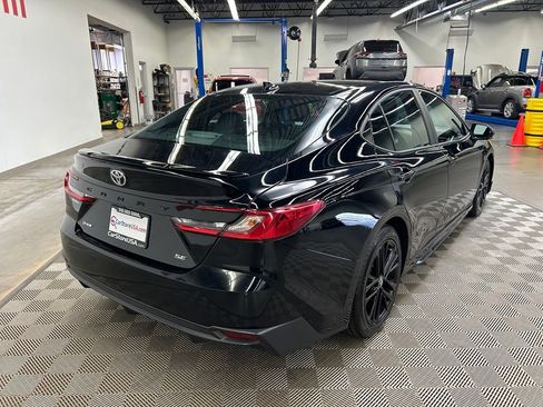 Used 2025 Toyota Camry SE FWD image 10
