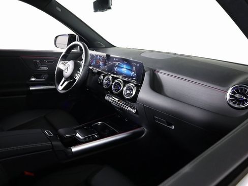 Used 2023 Mercedes-Benz GLA 250 4MATIC image 43