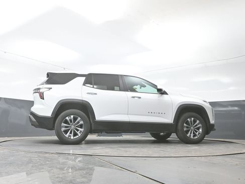 Used 2025 Chevrolet Equinox LT image 24