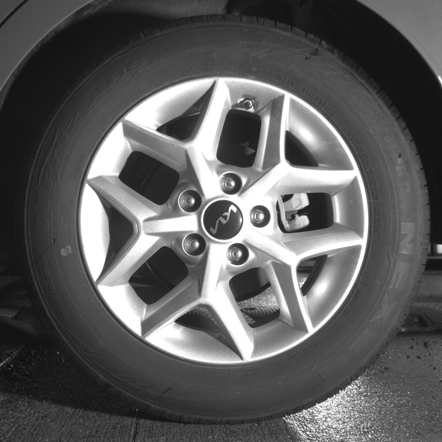 Used 2025 Kia Soul LX w/ LX Technology Package FWD image 16