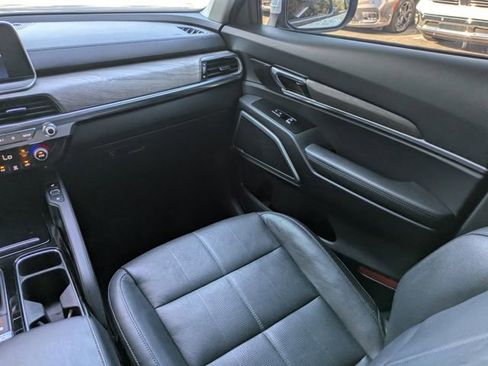Used 2022 Kia Telluride EX w/ EX Premium Package image 19