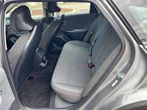 Used 2025 Kia K4 FWD image 25