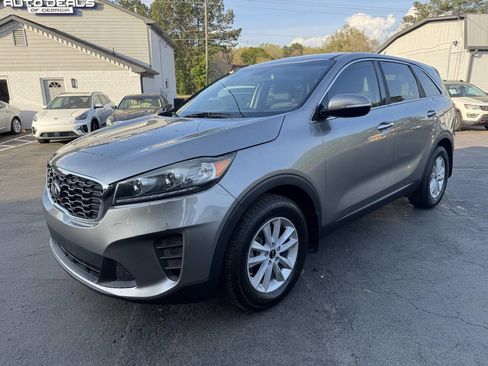 Used 2019 Kia Sorento L FWD image 1