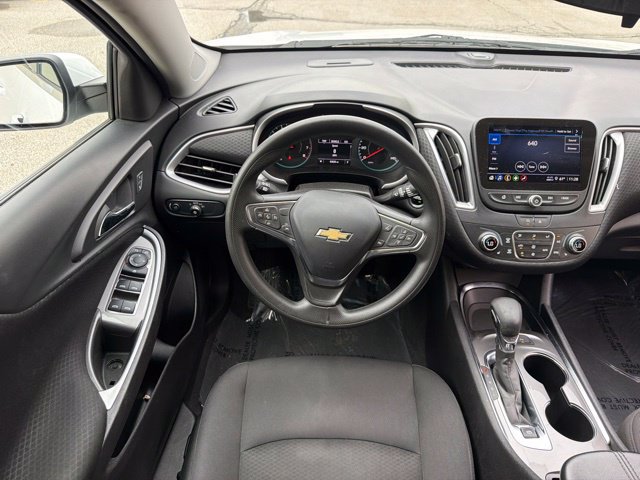 Used 2025 Chevrolet Malibu LT FWD image 18