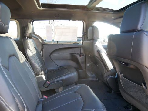 New 2026 Chrysler Pacifica Select image 25