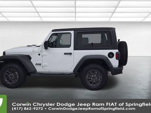 Used 2025 Jeep Wrangler Sport image 9