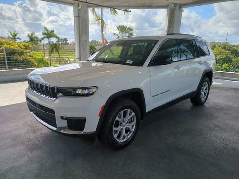 Certified 2022 Jeep Grand Cherokee L Limited image 9