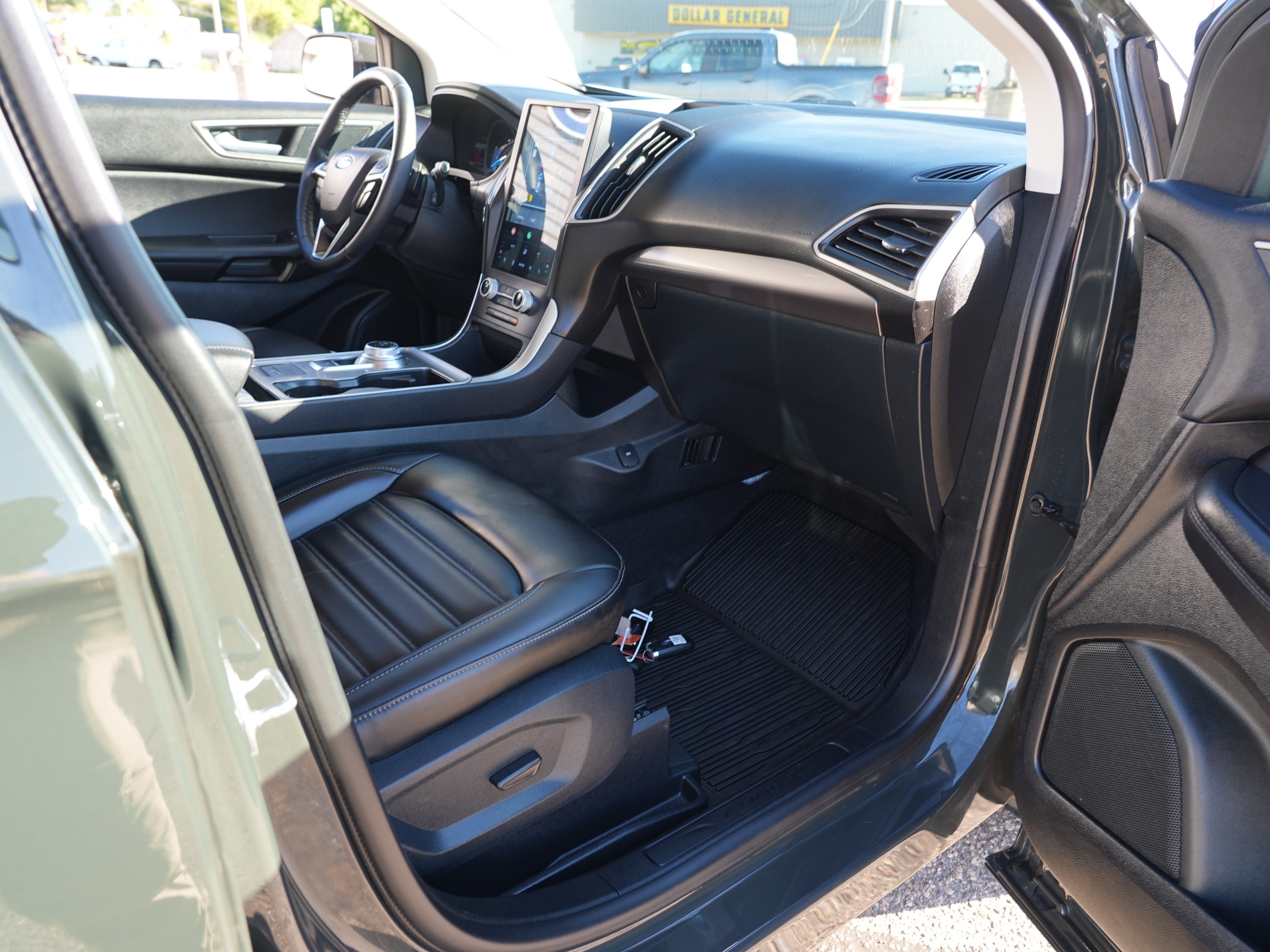 Used 2024 Ford Edge SEL w/ Convenience Package AWD/4WD image 32