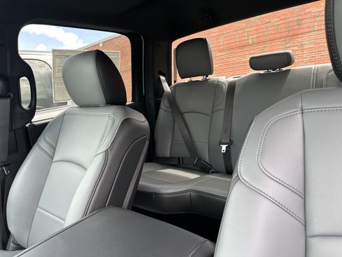 Used 2025 RAM 3500 Tradesman w/ Chrome Appearance Group AWD/4WD image 22