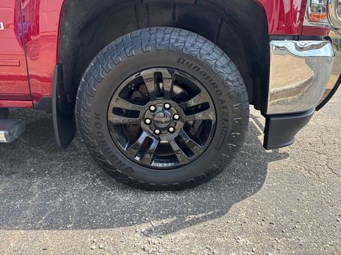 Used 2019 Chevrolet Silverado 1500 LT w/ All Star Edition AWD/4WD image 9
