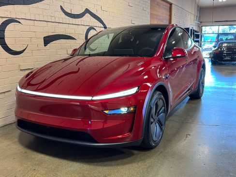 Used 2026 Tesla Model Y Long Range AWD/4WD image 9
