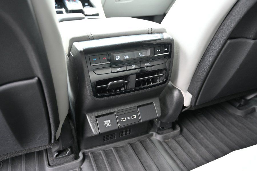 Used 2023 Acura MDX w/ Technology Package AWD/4WD image 24