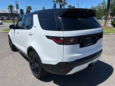 New 2025 Land Rover Discovery Dynamic SE image 3