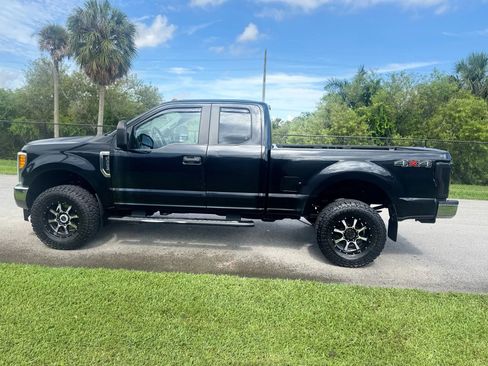 Used 2017 Ford F250 XL w/ STX Appearance Package image 11