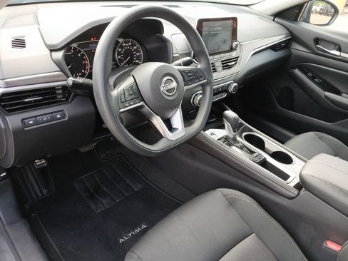 Used 2023 Nissan Altima 2.5 SV FWD image 10