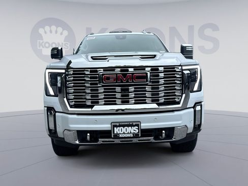 New 2026 GMC Sierra 3500 Denali w/ Denali Reserve Package AWD/4WD image 7