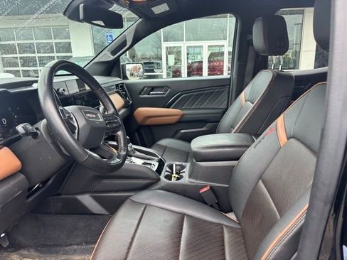 Used 2023 GMC Canyon AT4 w/ AT4 Premium Package image 10