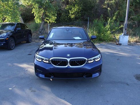 Used 2019 BMW 330i Sedan w/ Premium Package RWD image 2