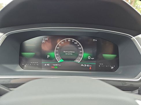 Certified 2023 Volkswagen Tiguan SE R-Line FWD image 20