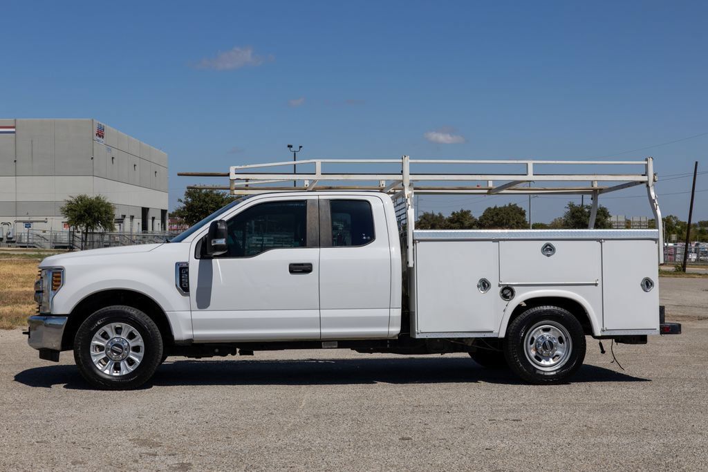 Used 2019 Ford F250 XL w/ STX Appearance Package RWD image 4