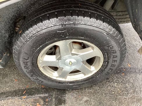 Used 2004 Chevrolet TrailBlazer LS w/ LS Preferred Equipment Group image 17