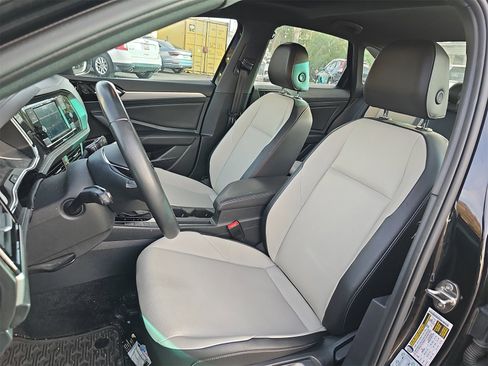 Used 2019 Volkswagen Jetta R-Line image 13