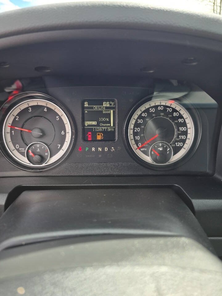 Used 2016 RAM 1500 Classic SLT AWD/4WD image 16