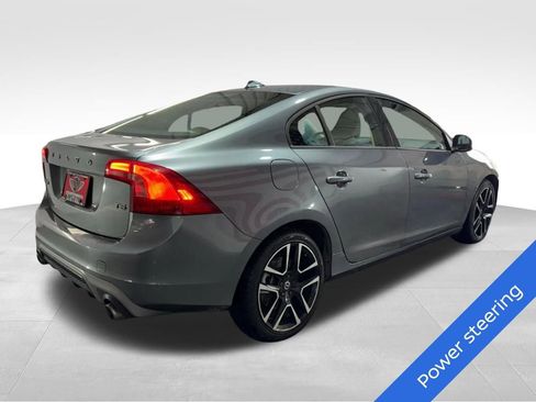 Used 2017 Volvo S60 T5 Dynamic image 5