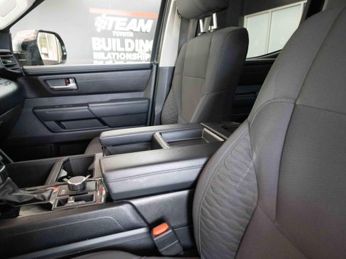 Used 2023 Toyota Tundra SR5 w/ SR5 Convenience Package AWD/4WD image 10