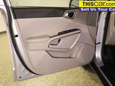 Used 2020 Kia Soul LX image 22